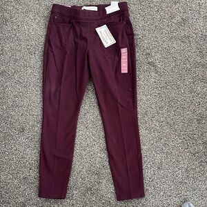 Signature by Levi Strauss Burgundy Pull-On Skinny Pants